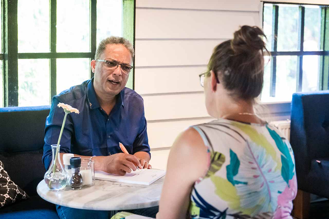 Letselschade jurist in gesprek Letselschade specialist intakegesprek